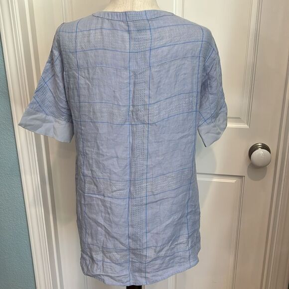 Tommy Bahama blue linen top with elbow link sleeves small - Picture 3 of 8